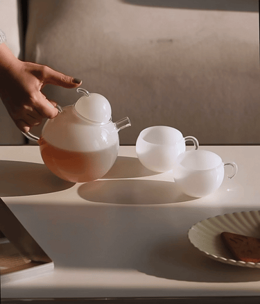 Ventre Tea Set
