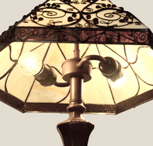 Load image into Gallery viewer, Barocco Stained Glass Lamp
